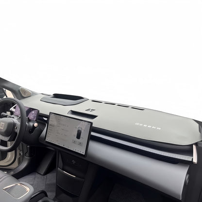 Custom Fit Dashboard Mat for Zeekr X