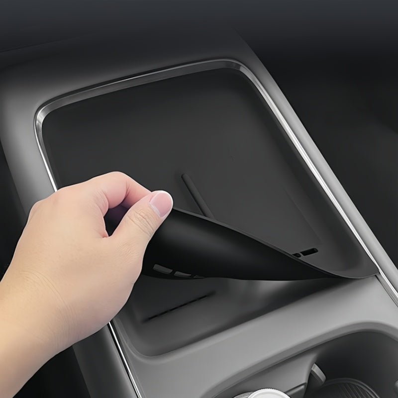 Center Console Wireless Charger Anti - Slip Mat Fit Xpeng P7+ 2026 - NICE EVS
